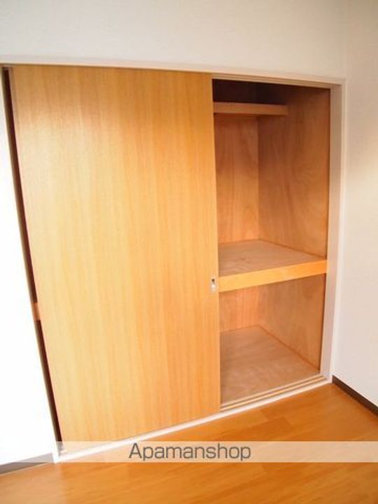 千葉県柏市亀甲台町1丁目の賃貸アパートの玄関