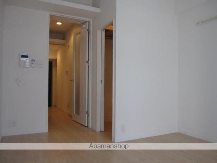 ウェルブライト博多ステーションの居間