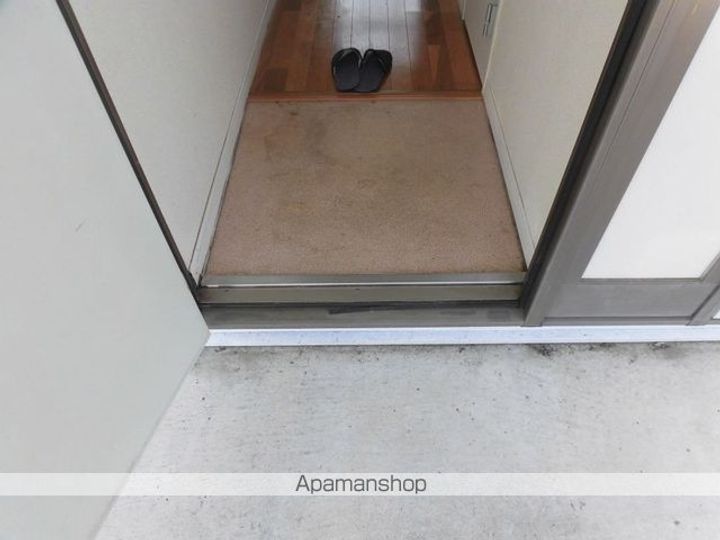 ソレーユ102の玄関