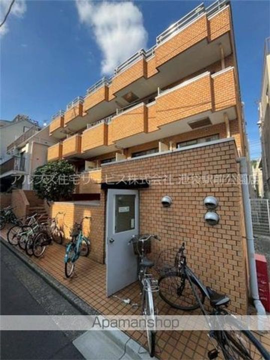 コープオリンピアIIIの外観