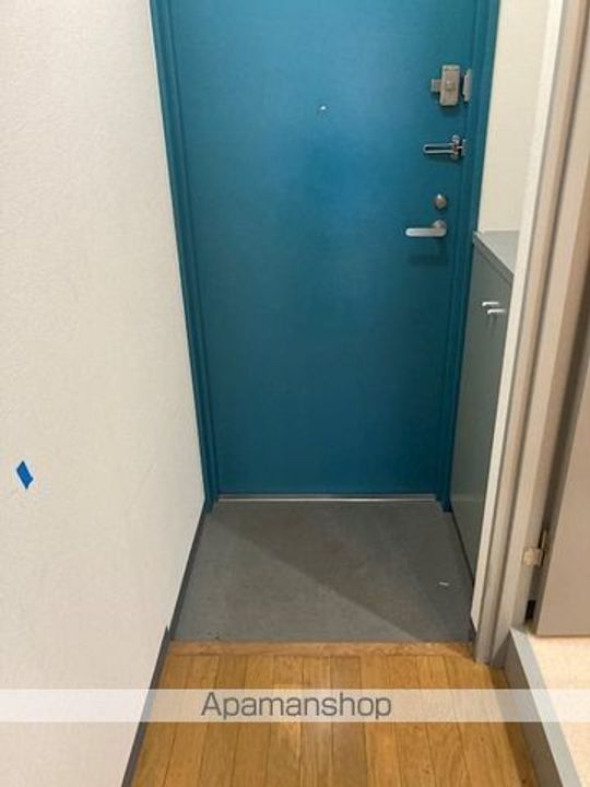 コスモリード赤羽の玄関