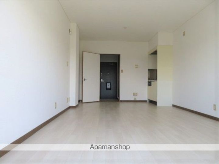 グランドハイツ徳野408の居間