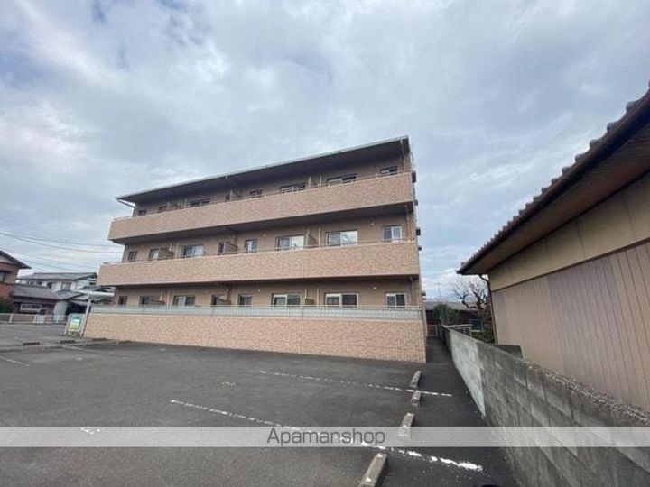 香川県高松市前田東町の賃貸マンションの外観