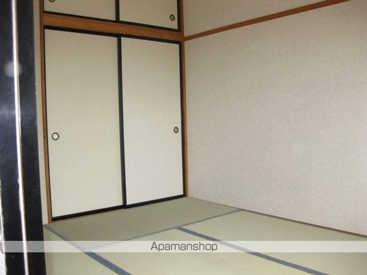 プチカーサ B202の居間