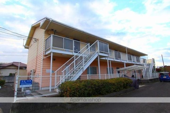 香川県高松市林町の賃貸アパートの外観