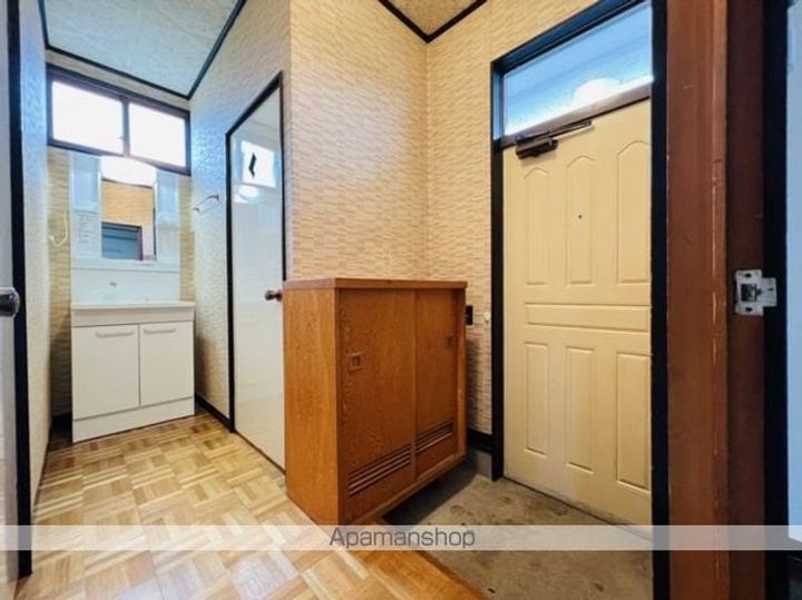 コーポ恵理(コーポエリ)10の玄関