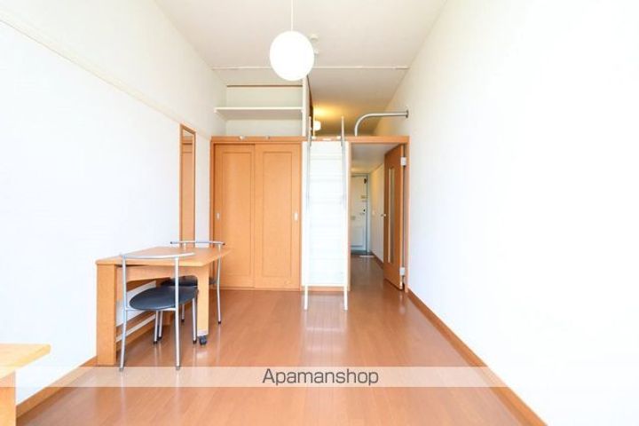 レオパレスなかのⅡ番館201の居間