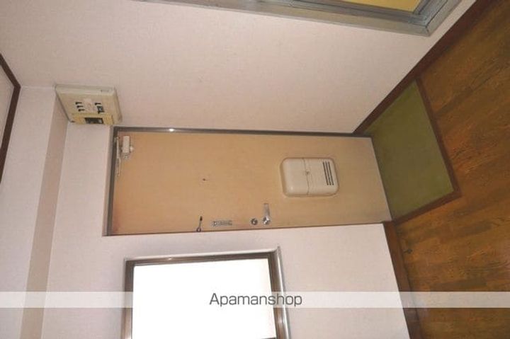 熊本県八代市港町の賃貸アパートの玄関