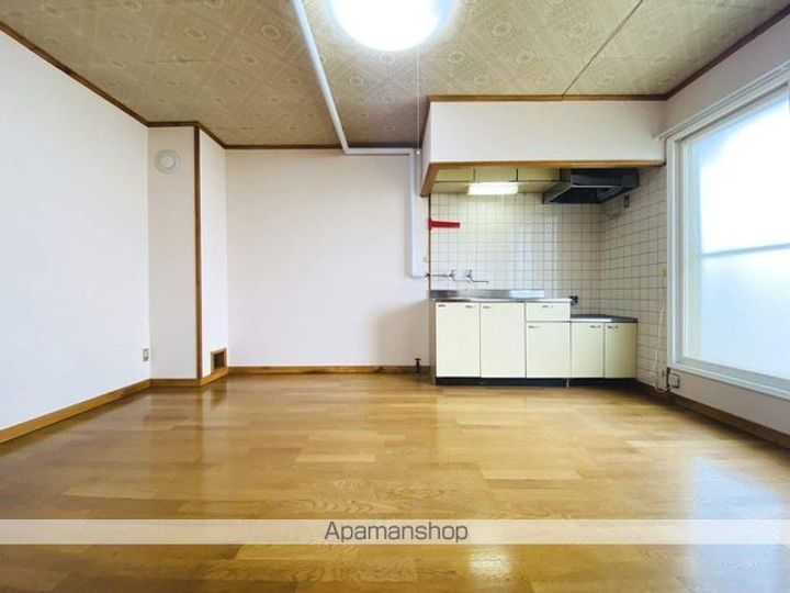 ファミール高野 1号館1F中のその他画像