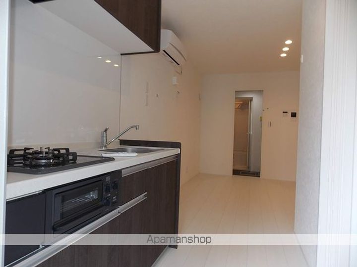 WARREN KUBOMIⅠの居間