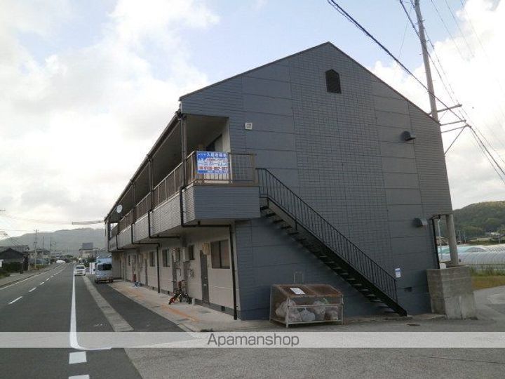 マンション吉8の外観
