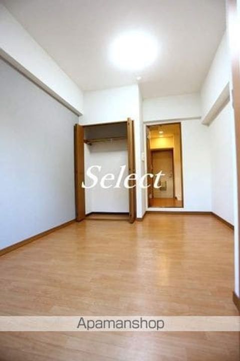 神奈川県横浜市中区日ノ出町1丁目の賃貸マンションの居間