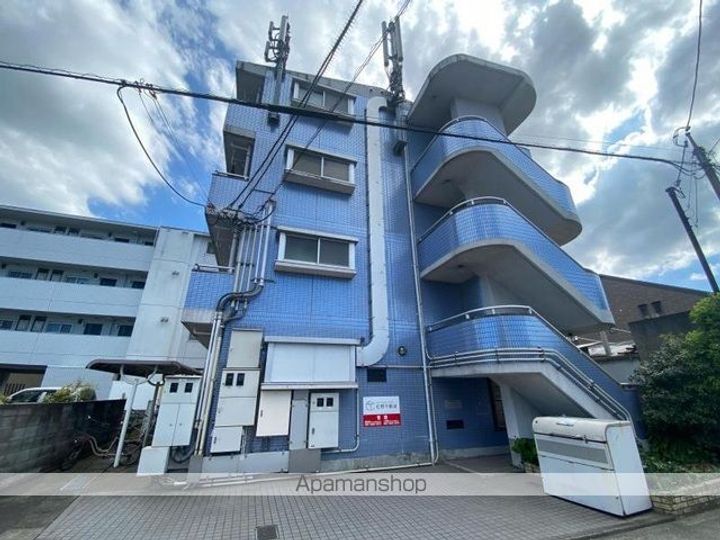 香川県高松市仏生山町甲の賃貸マンションの外観