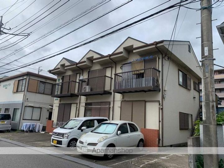 朝日ハイツ2号館の外観