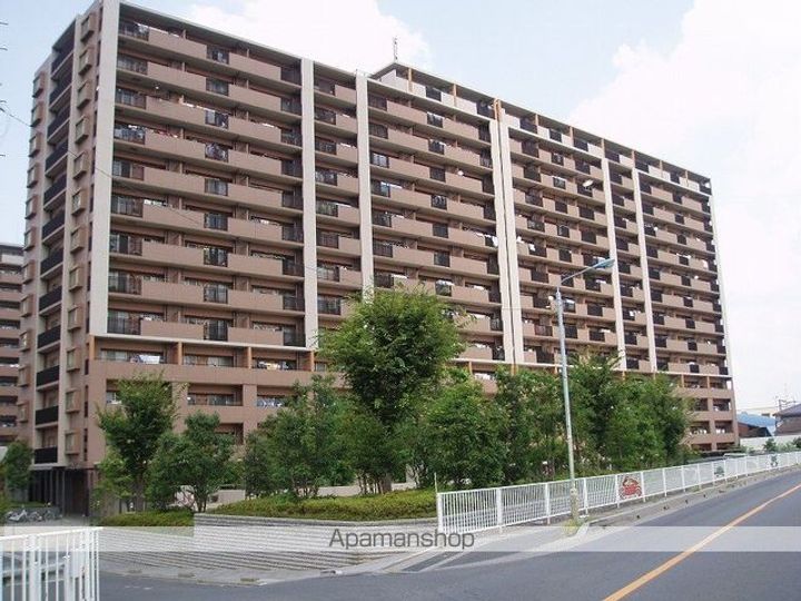 埼玉県八潮市大字伊勢野の賃貸マンションの外観