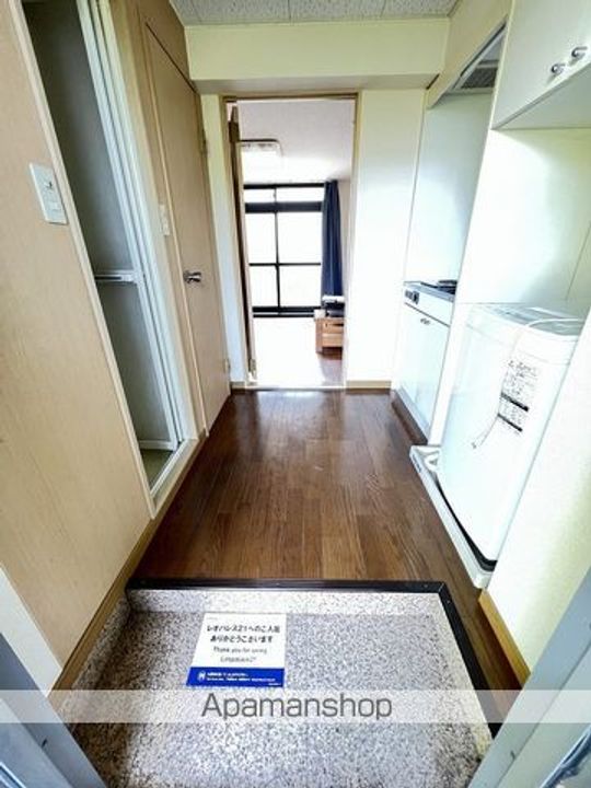 レオパレスアール203の玄関