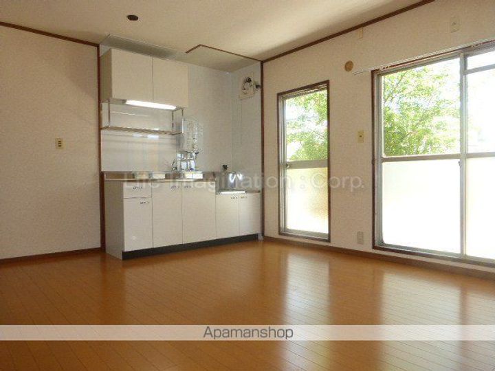 滋賀県甲賀市水口町梅が丘の賃貸マンションの居間