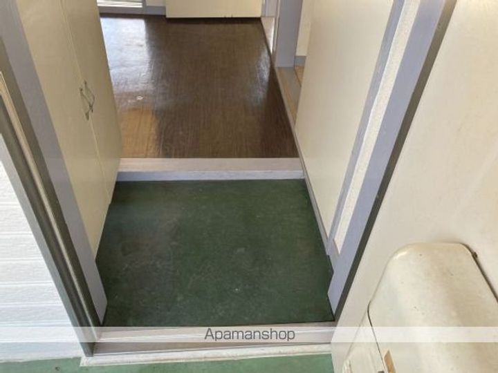 桂コーポ203の玄関