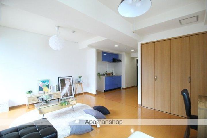 メトロフォートの居間