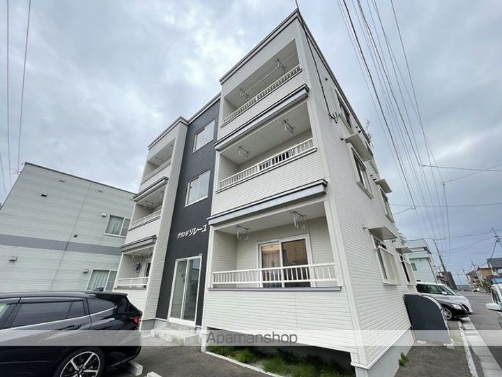 グランドソレーユ101の外観