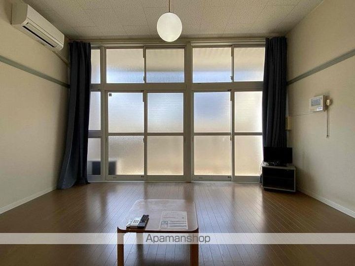 レオパレス丸山107の居間