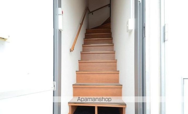 香川県高松市木太町の賃貸アパートの玄関