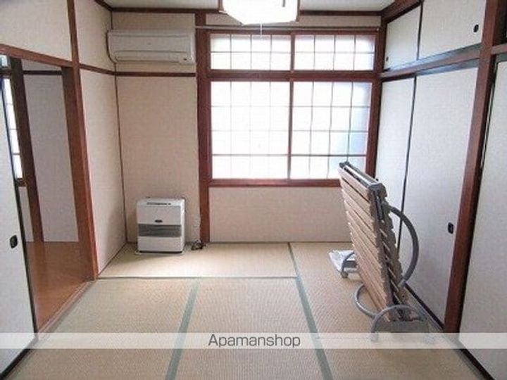 石櫻荘102の居間
