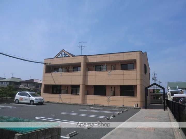 愛知県弥富市前ケ須町勘助走の賃貸アパートの外観