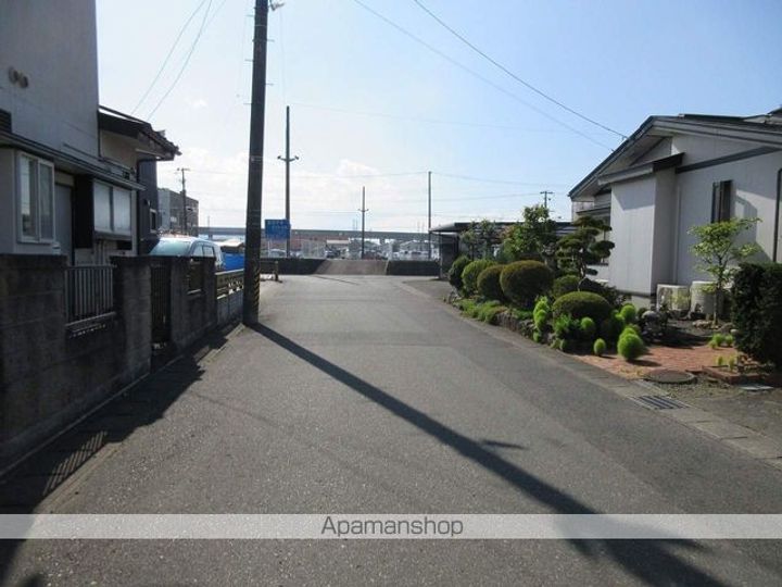 ザ・フラッツ205の周辺