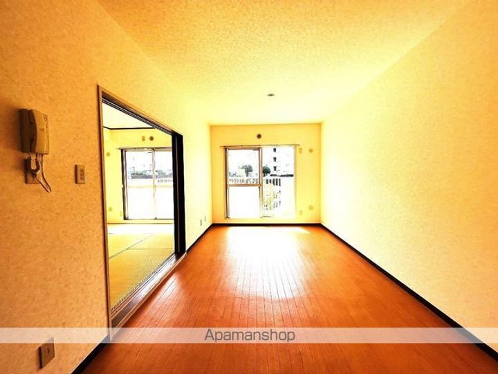 湘南カワマヒルズの居間