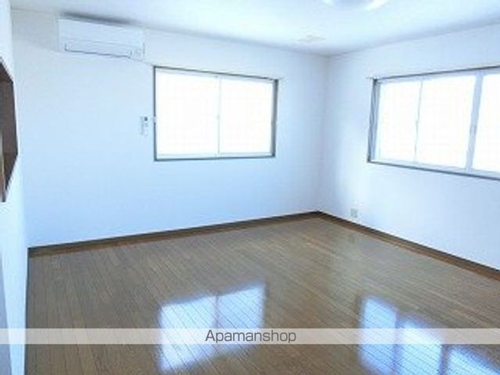 岩手県滝沢市大崎の賃貸アパートの居間