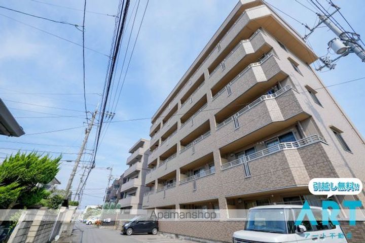 グランドゥール南松山4005の外観