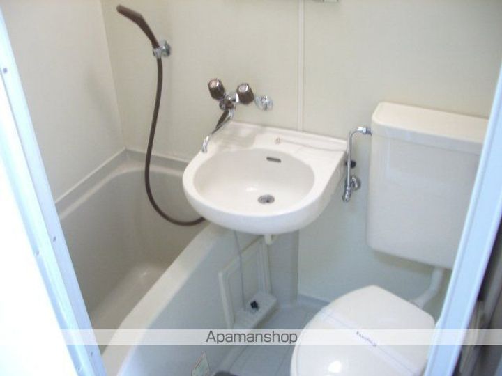 レオパレス社台106の風呂