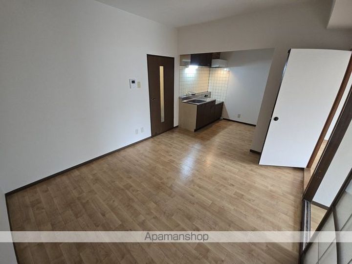 スパジオ665102の居間