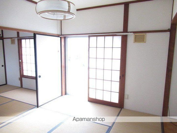 すみれ荘ニ号の内装