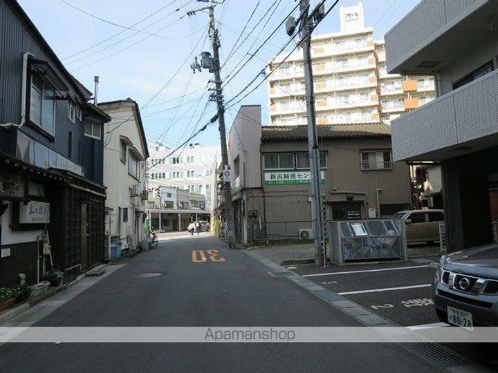 サンシャルム万代805の周辺