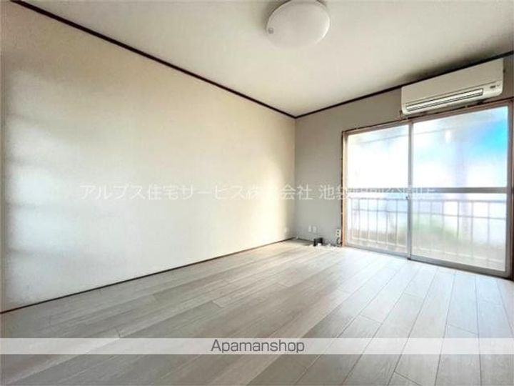 メゾン・ド・ロンドンの居間