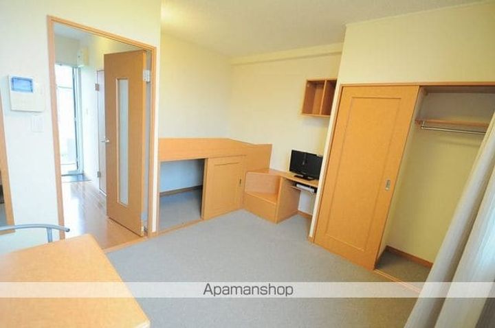 レオパレスカレン205の居間