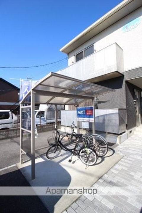 岡山県岡山市北区津島東4丁目の賃貸アパートの外観