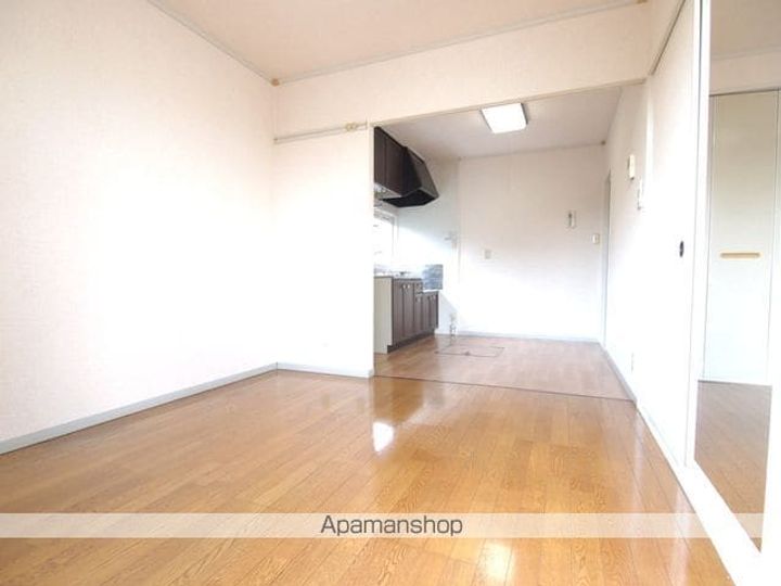 グラース関102の居間