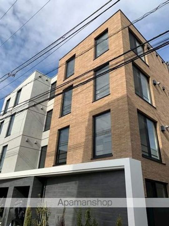 東京都世田谷区松原1丁目の賃貸マンションの外観