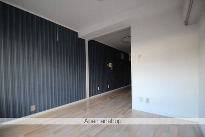 京急西広島マンションの居間