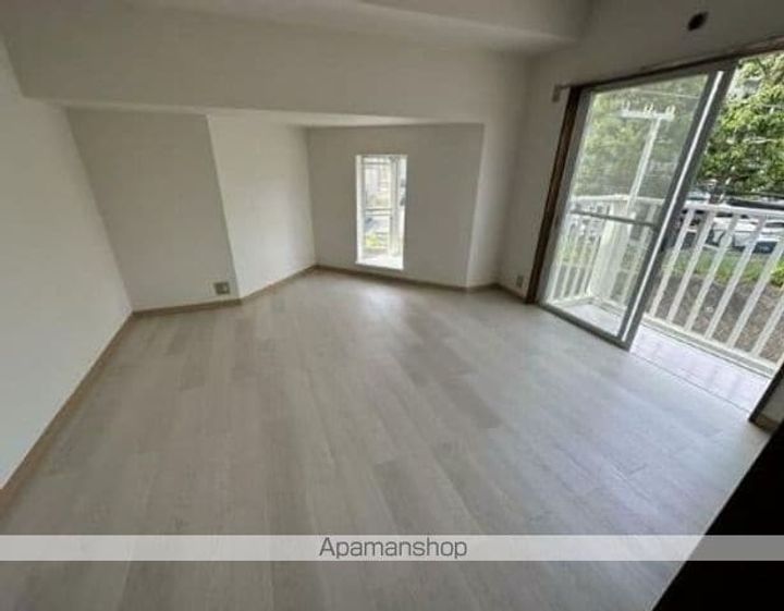 ハイツ雄山の居間