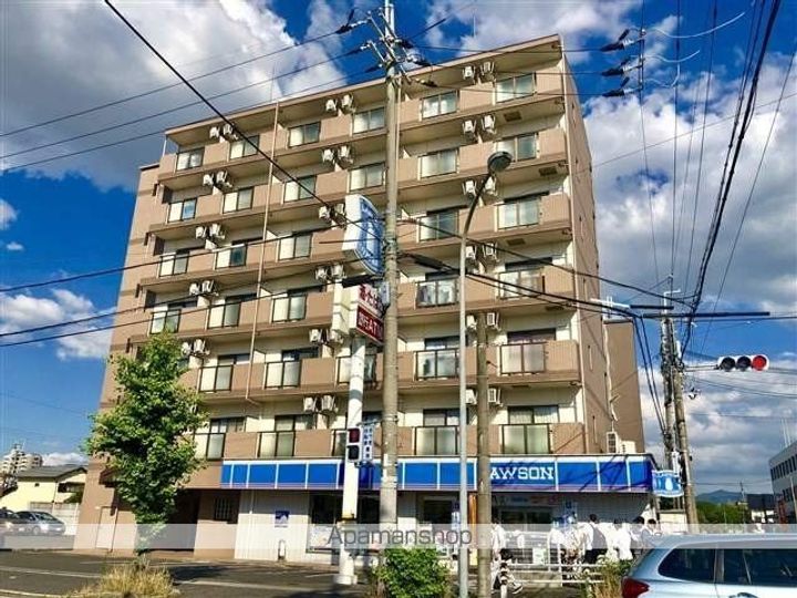ルミエール吉岡の外観