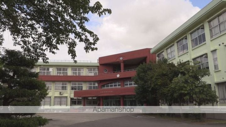 アルカディア元町302の周辺