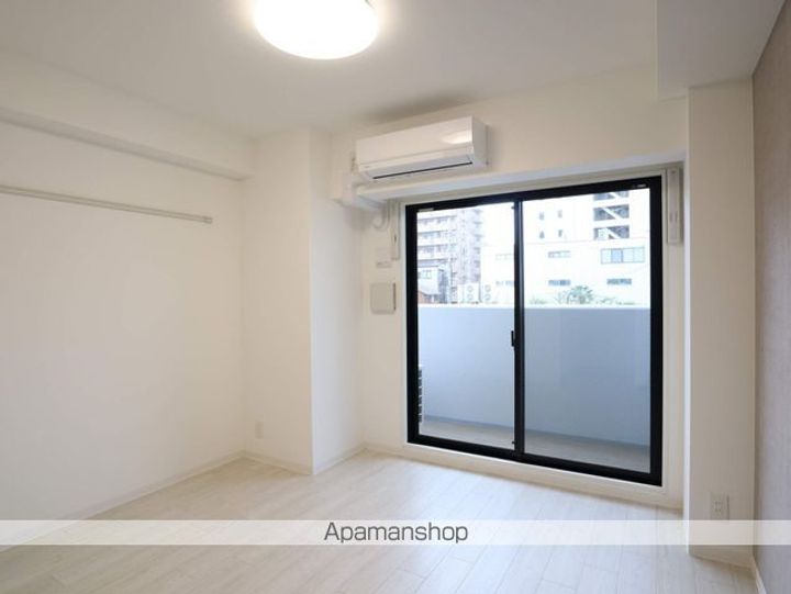 愛知県名古屋市東区泉2丁目の賃貸マンションの居間