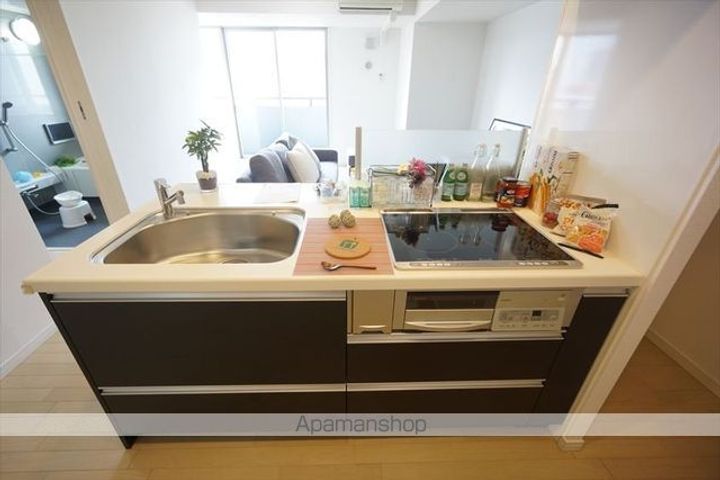 愛知県名古屋市東区泉3丁目の賃貸マンションのキッチン
