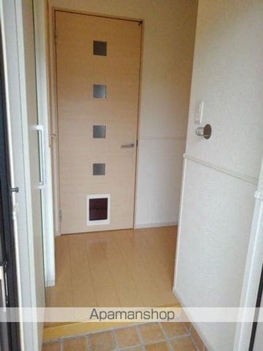 宮崎県延岡市旭ケ丘3丁目の賃貸アパートの玄関