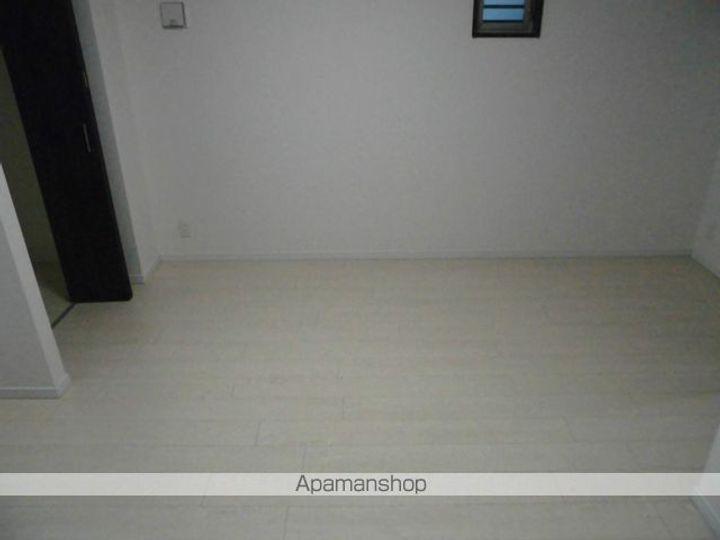 エヌエムトラントウエスト3Dの内装