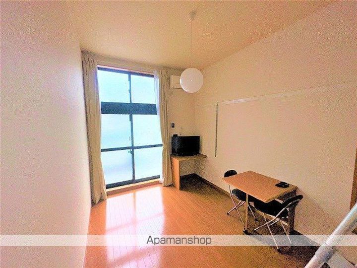 レオパレスエルムの居間